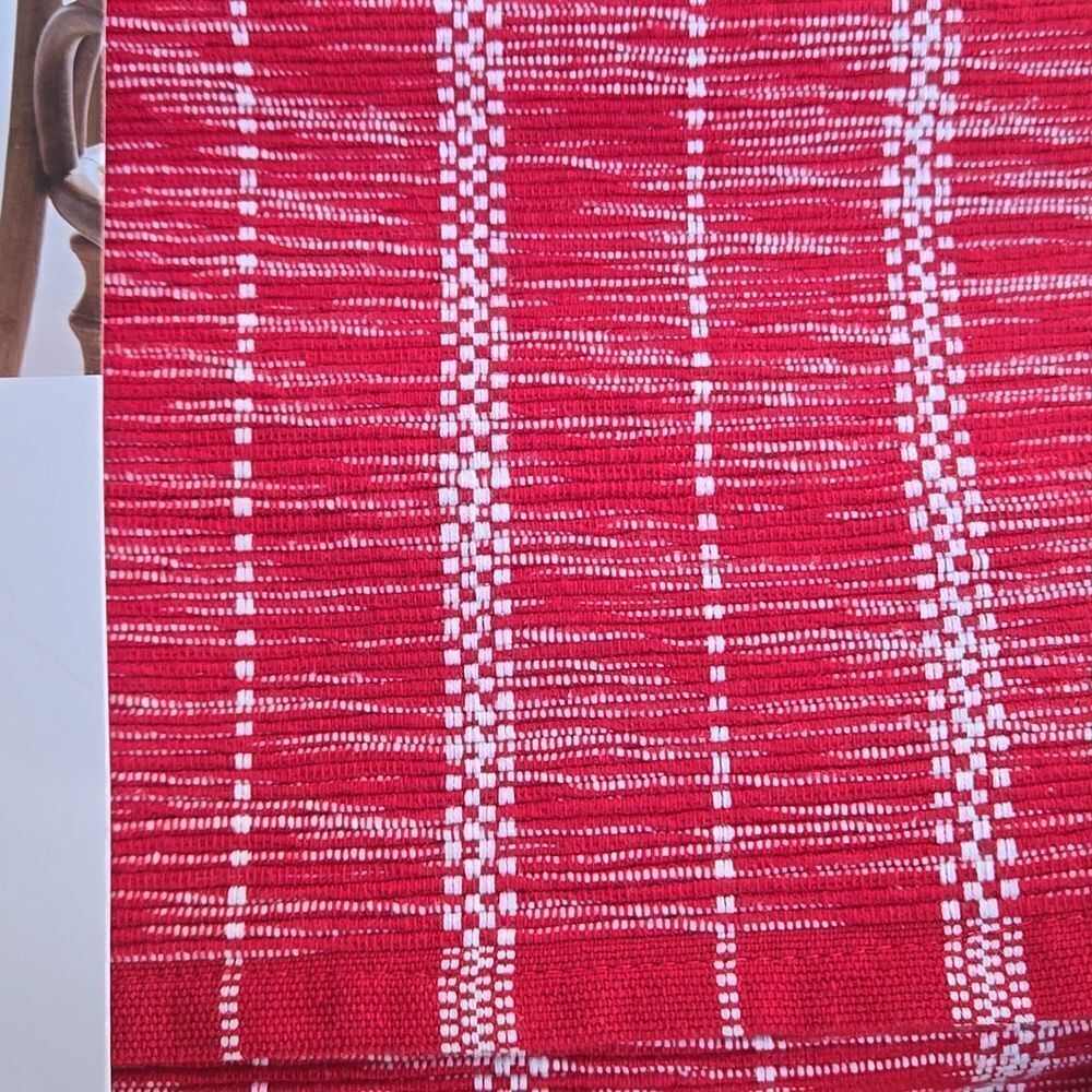 FOOD NETWORK TABLE RUNNER, RIBBED RED STRIPED WITH TASSLES - NEW - Picture 4 of 8